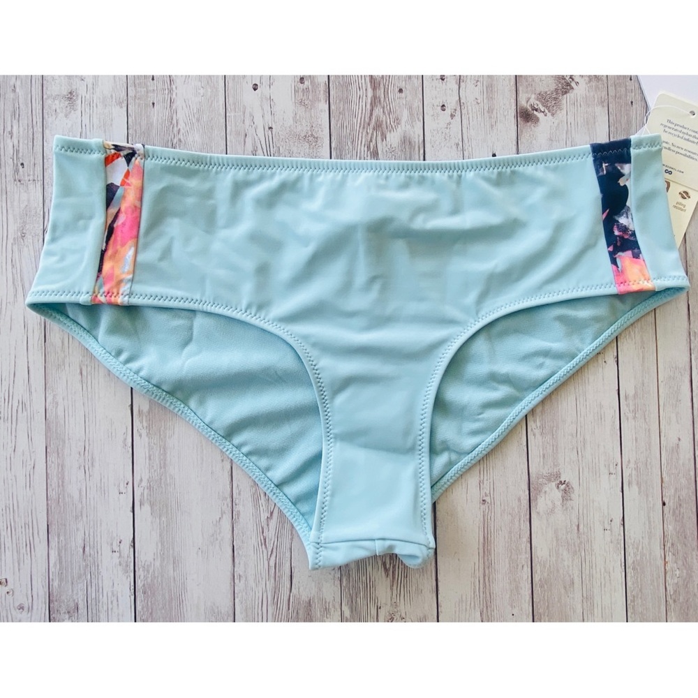 🔆 Roxy Fitness SD Shorty Bikini Bottom - Picture 5 of 11